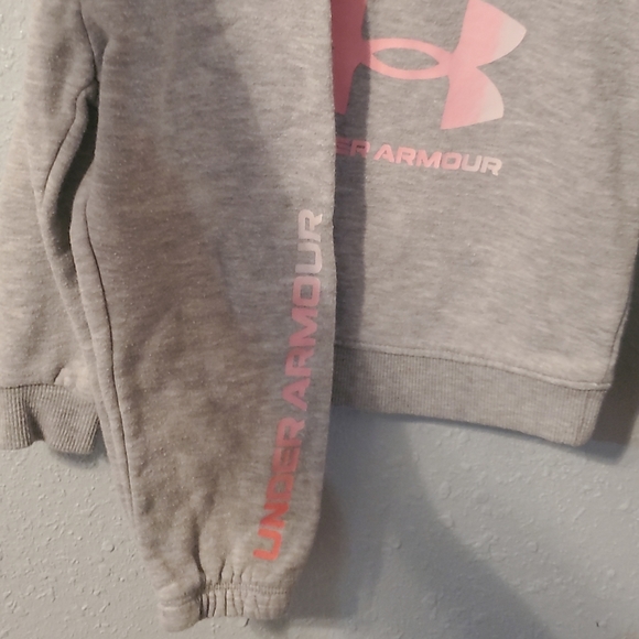 Sweatshirt & Joggers - Picture 2 of 2